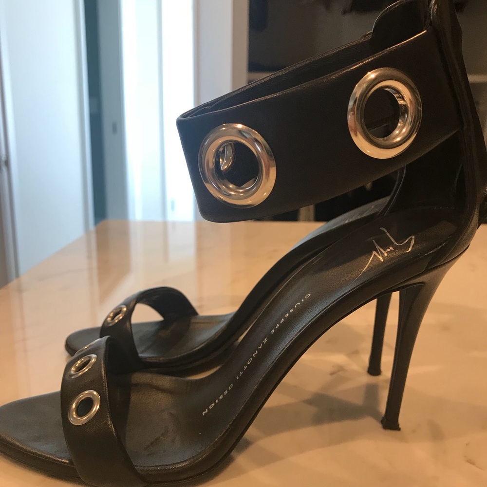 Giuseppe Zanotti Grommet Leather Sandals Size 37 - Picture 5 of 8